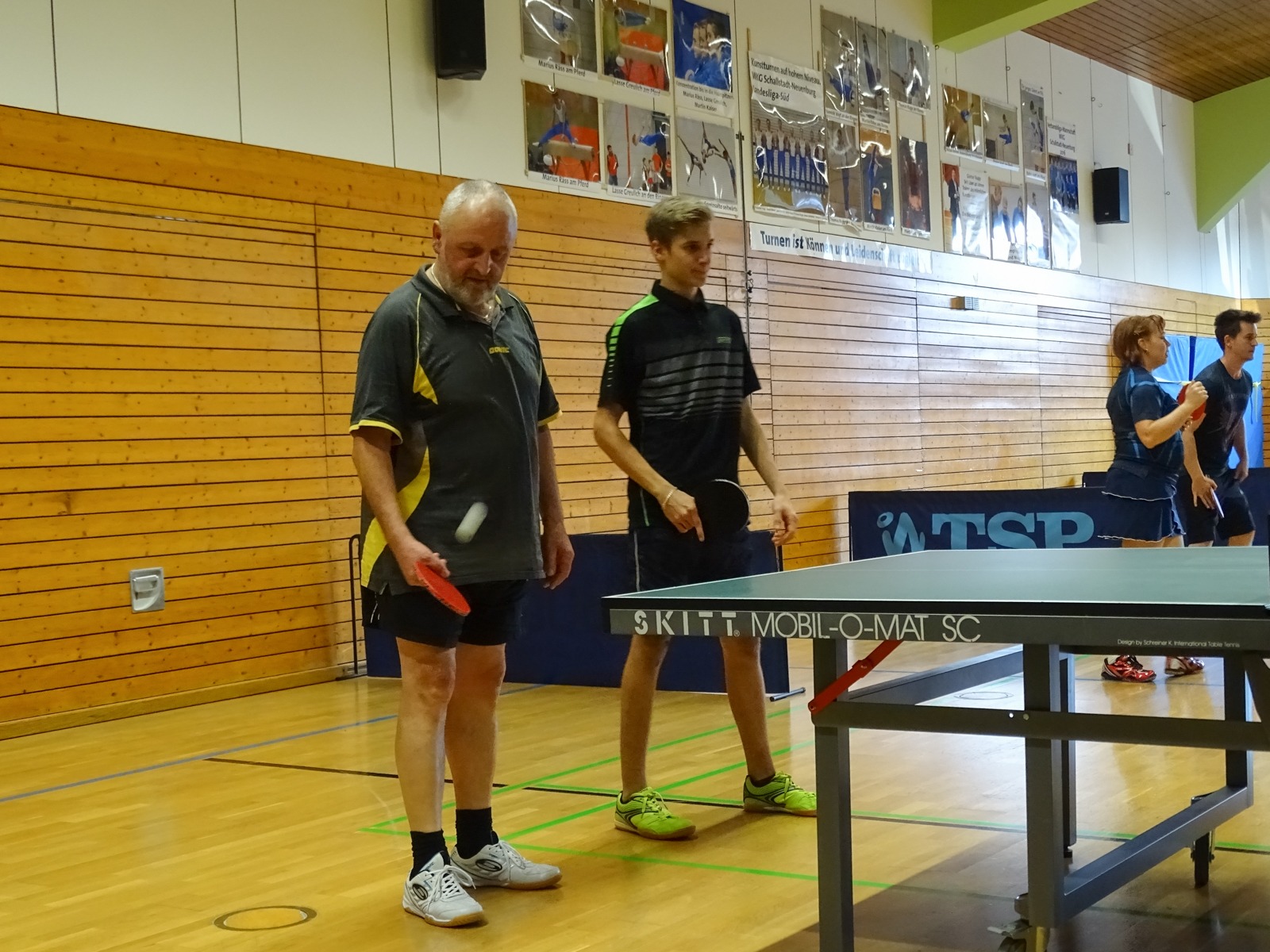 TT_TV2821 Tischtennis-Spielszene beim Punktspiel des TV Wolfenweiler-Schallstadt 2015