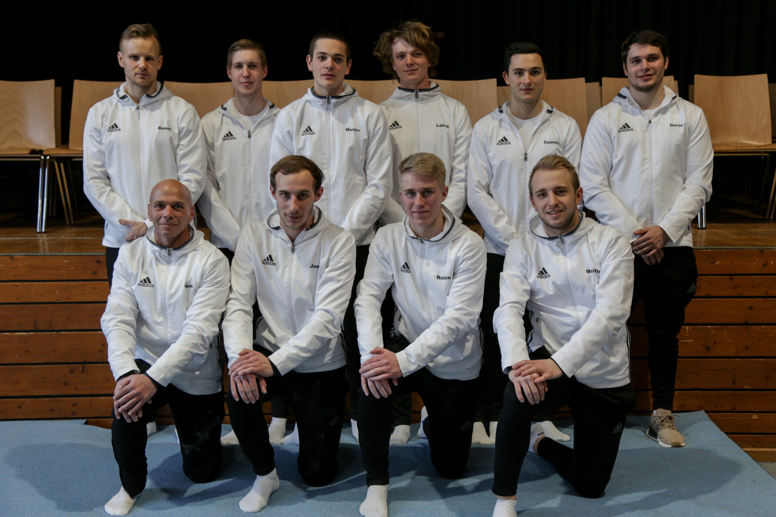 Oberliga_2018_8 Kunstturner des TV Wolfenweiler-Schallstadt beim Mannschaftswettkampf der Oberliga 2018