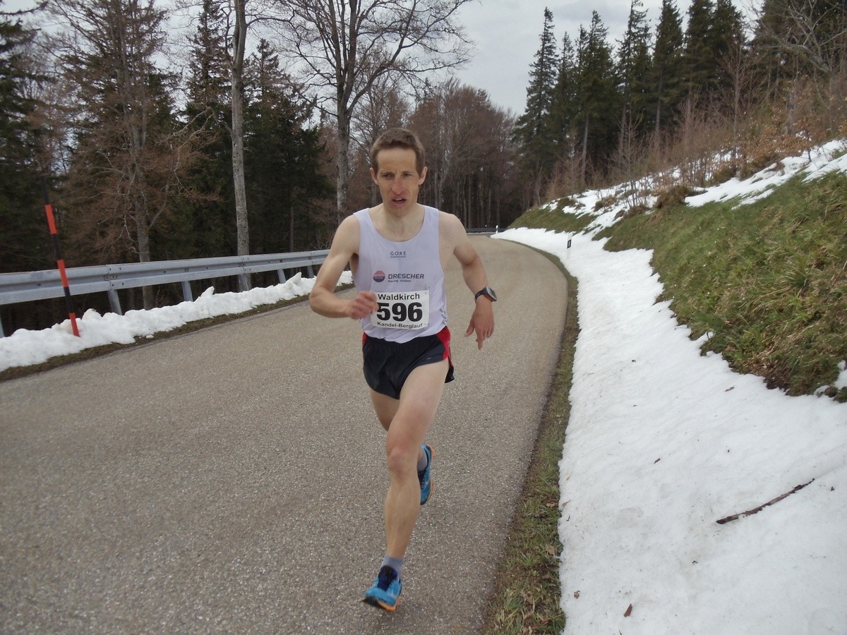 laeufer_2016_15_gross Läuferinnen und Läufer der Laufgruppe des TV Wolfenweiler-Schallstadt bei einem Wettkampf 2016