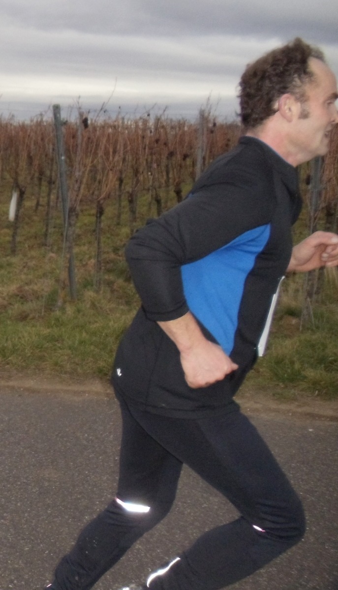 laeufer_2016_2_gross Läuferinnen und Läufer der Laufgruppe des TV Wolfenweiler-Schallstadt bei einem Wettkampf 2016