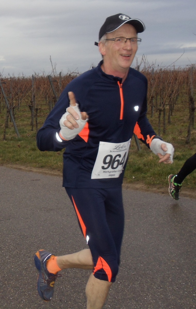 laeufer_2016_5_gross Läuferinnen und Läufer der Laufgruppe des TV Wolfenweiler-Schallstadt bei einem Wettkampf 2016